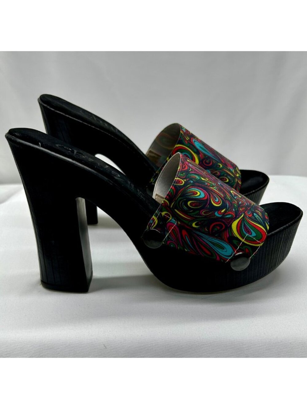 Chula Womens Multicolor Platform Heels With Psychedelic Print Size 7 US Made In